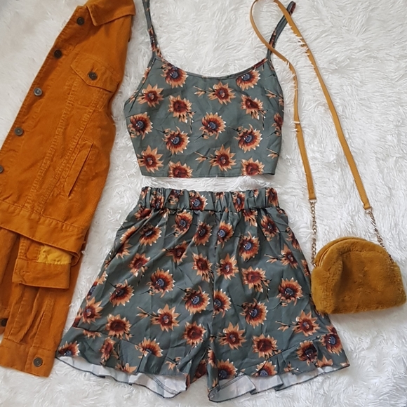 Zaful Tops - 🌻 RARE ZAFUL SUNFLOWER TWO PIECE SET RUFFLE TRIM